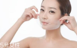 面膜不服帖怎么辦？中間剪開更好敷