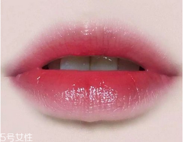 ysl唇釉怎么涂不掉色？唇部保養(yǎng)很重要