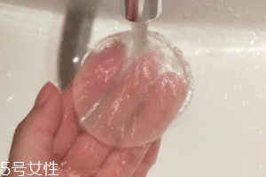 硅膠粉撲怎么清洗？勿用熱水洗
