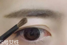 新買的眉粉刷有騷味是怎么回事？羊毛質(zhì)地正?，F(xiàn)象