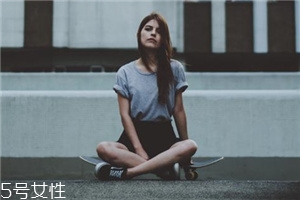 2018流行什么款式板鞋？超火的板鞋款式大盤點(diǎn)