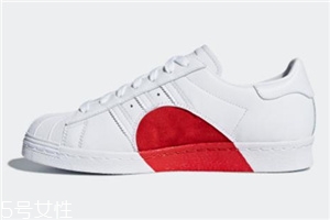阿迪達斯情人節(jié)限定版愛心貝殼頭多少錢_在哪買？