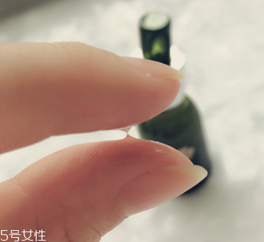 LA MER修護(hù)精華露孕媽能用嗎？適合產(chǎn)后去皺