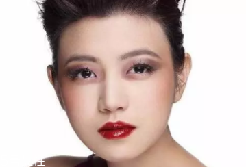 鵝蛋臉適合什么妝容？不適合濃妝
