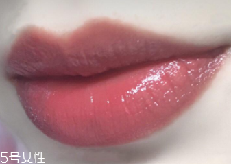 Mac口紅哪個(gè)顏色最火？6款最愛唇色試色