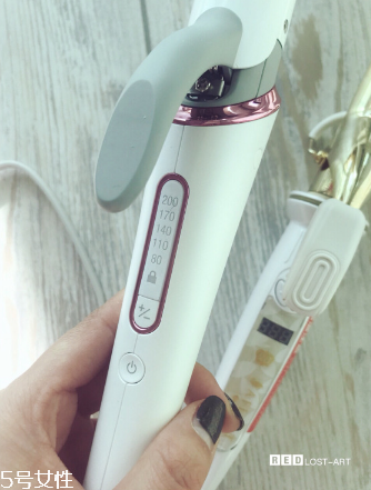 小泉成器陶瓷卷發(fā)棒好用嗎？好用的發(fā)型工具卷發(fā)棒