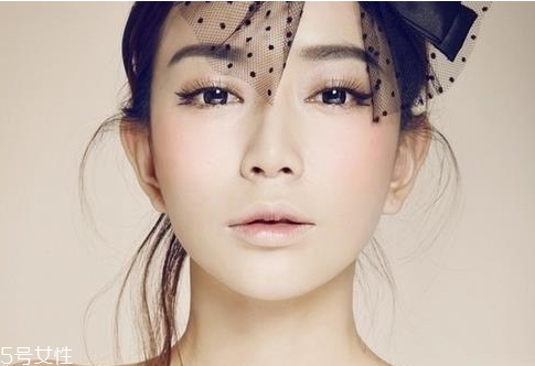 唇紋怎么去除？淡化唇紋的唇膏推薦