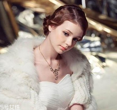 短發(fā)怎么做新娘造型？編發(fā)好看又簡(jiǎn)單