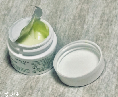 冬天護(hù)膚用霜還是乳？6款適合冬天用的護(hù)膚品推薦