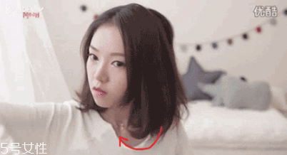 短發(fā)發(fā)尾外翻的發(fā)型怎么弄？誰弄誰美
