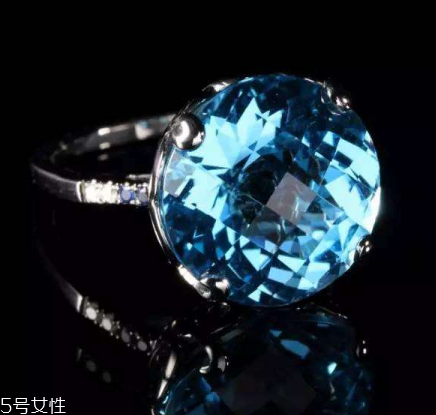托帕石價(jià)格多少錢一克？明星最愛的托帕石