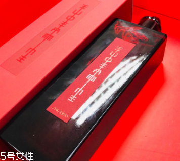 皮膚不吸收護(hù)膚品怎么回事？光用乳液面霜遠(yuǎn)遠(yuǎn)不夠