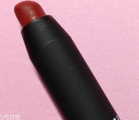 唇釉和染唇液的區(qū)別 你更看好哪個？