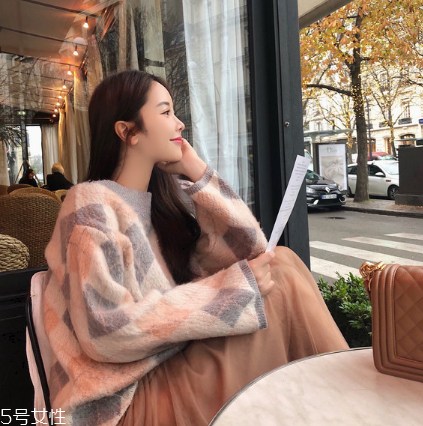 毛衣掉色嚴重還能穿嗎？小心患上皮膚病