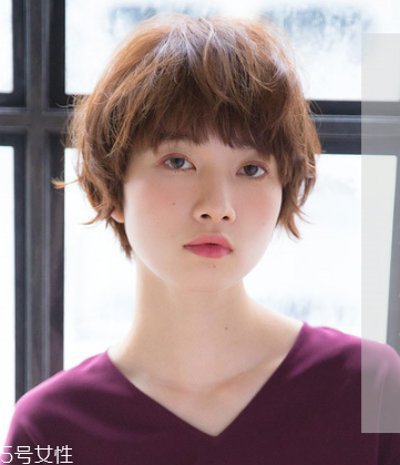 發(fā)量多女生適合什么發(fā)型？形象百變的你