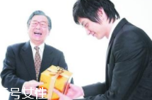 給領(lǐng)導(dǎo)送禮怎么說合適？真誠并且要注意分寸