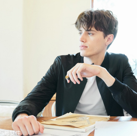 男士夾克什么款式好看？寒冬也能溫暖玩腔調