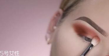 huda beauty沙漠盤怎么畫？油管大神一步步示范