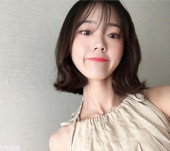 外翹短發(fā)適合什么臉型？再燙內(nèi)扣你就out了