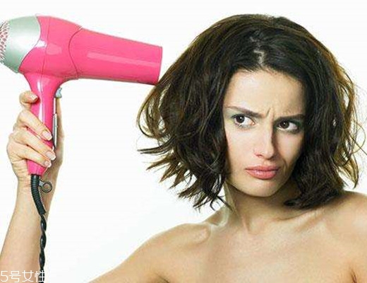 女生發(fā)質(zhì)軟適合什么發(fā)型？胖圓臉顯瘦發(fā)型參考