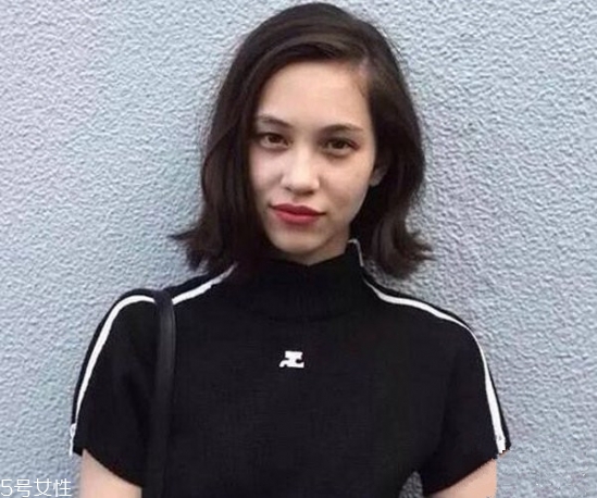 齊肩發(fā)怎么燙好看？女生發(fā)型設(shè)計(jì)與臉形搭配