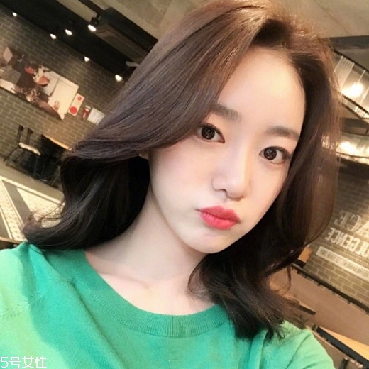 發(fā)量多女生適合什么發(fā)型？形象百變的你