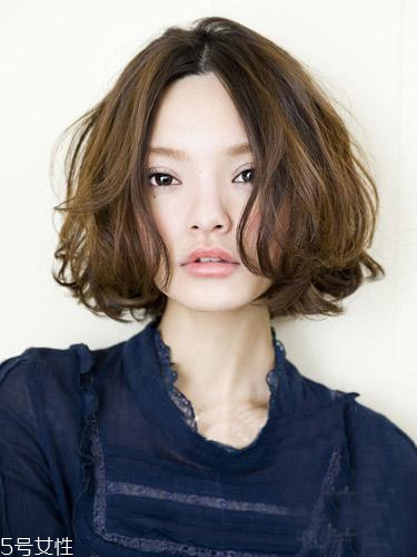 女生發(fā)質(zhì)軟適合什么發(fā)型？胖圓臉顯瘦發(fā)型參考