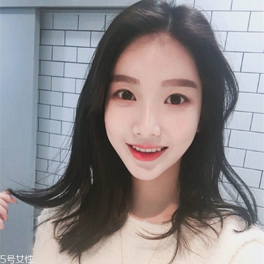 女生發(fā)質(zhì)軟適合什么發(fā)型？胖圓臉顯瘦發(fā)型參考