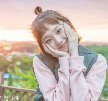 李圣經(jīng)同款短發(fā)怎么打理？吹頭發(fā)的時(shí)候盡量吹發(fā)根
