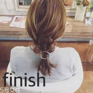 女生冬天長發(fā)怎么編好看？長發(fā)妹紙才懂得的痛