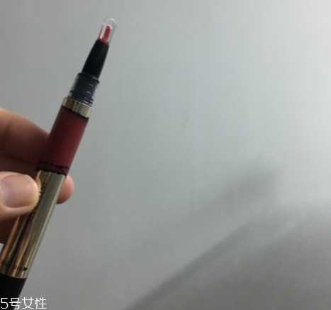 唇彩可以帶上飛機嗎？不用過于擔(dān)心