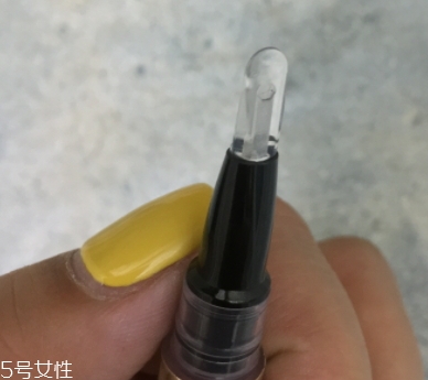 唇彩可以當眼影嗎？不建議這樣使用