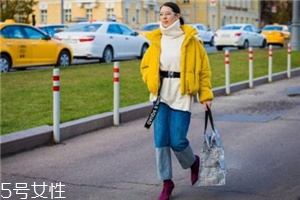 闊腿褲冬天怎么搭配？過一個(gè)時(shí)髦的冬天