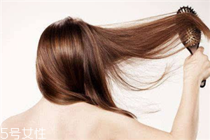 冬天頭發(fā)干燥怎么辦？試試給頭發(fā)做水療
