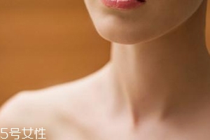 有頸紋是怎么回事？不良習(xí)慣加速頸部肌膚衰老