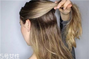 女生冬天長發(fā)怎么編好看？長發(fā)妹紙才懂得的痛
