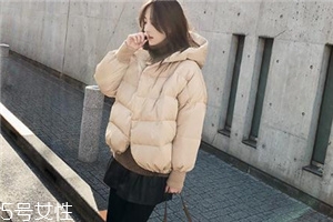 短款羽絨服怎么搭配？小個(gè)子女生的顯高利器