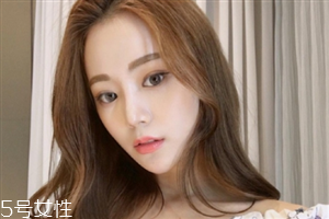 凌亂小卷中長(zhǎng)發(fā)怎么弄好看？超美的凌亂小卷中長(zhǎng)發(fā)