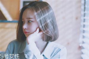 小個子女生適合什么發(fā)型？蓬松隨意效果
