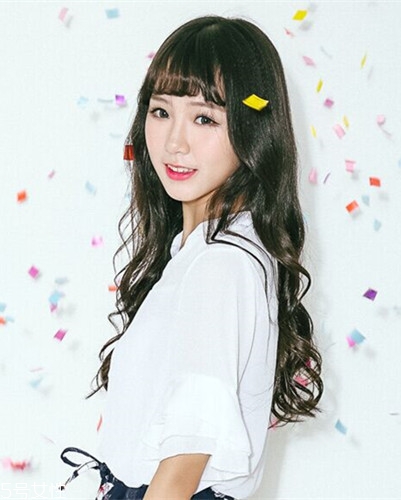 小個子女生適合什么發(fā)型？蓬松隨意效果