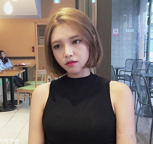 小個子女生適合什么發(fā)型？蓬松隨意效果