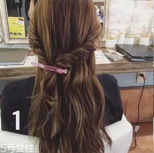 女生冬天長發(fā)怎么編好看？長發(fā)妹紙才懂得的痛