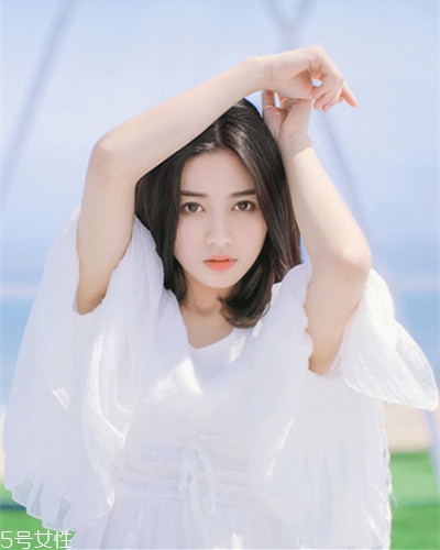 小個子女生適合什么發(fā)型？蓬松隨意效果