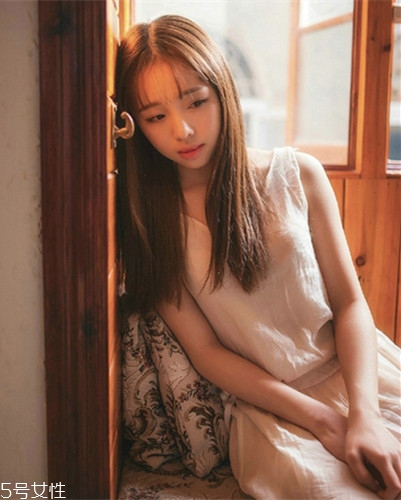 小個子女生適合什么發(fā)型？蓬松隨意效果