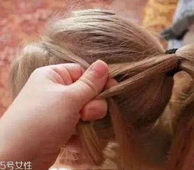 小女孩扎什么頭發(fā)好看？小公主發(fā)型大全