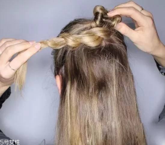 女生冬天長發(fā)怎么編好看？長發(fā)妹紙才懂得的痛