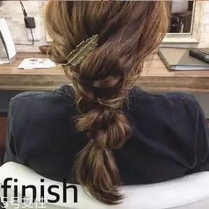 女生冬天長發(fā)怎么編好看？長發(fā)妹紙才懂得的痛