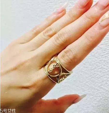 如何選擇口紅色號？口紅必不可少