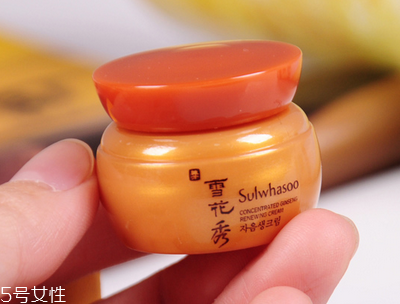 雪花秀彈力面霜和人參面霜哪個(gè)好？滋潤(rùn)保濕一整天