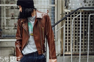棕色皮衣怎么搭配？玩轉(zhuǎn)復(fù)古潮流風(fēng)